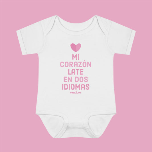 Mi Corazon late en dos Idiomas Onesie