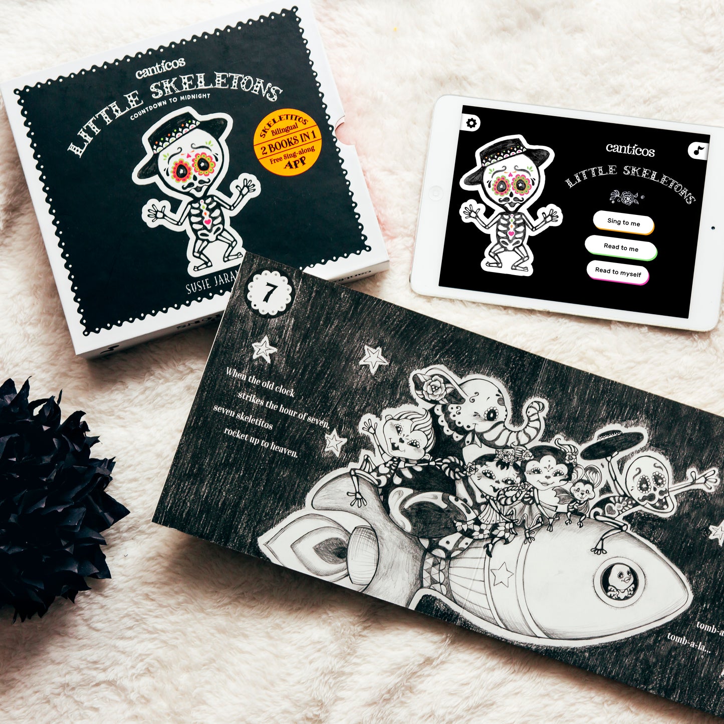 Little Skeletons / Esqueletitos - Flip & Play Bilingual Book